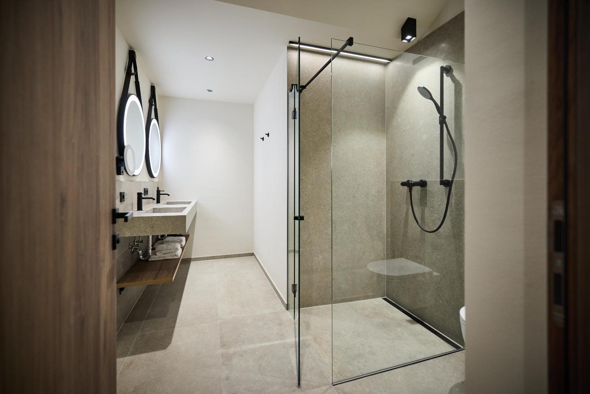 Gerl Homes - Adults Only *